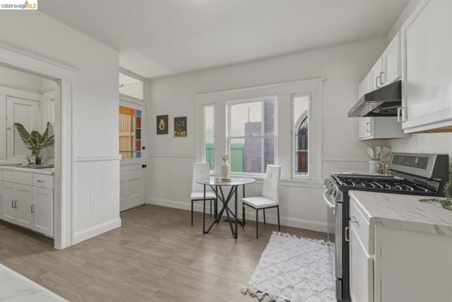 Image 41 of 54 For 523 25th St  