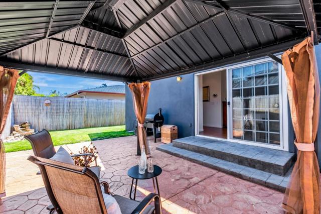 1740 47th Avenue, Capitola CA: https://media.crmls.org/mediaz/2a5adb57-4dbd-4be4-87b7-277f40db9e05.jpg