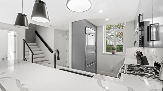 325 7Th Ave, San Diego CA: https://media.crmls.org/mediaz/2a5b6fce-8aab-4a3e-ac33-f9a7a08eec9a.jpg