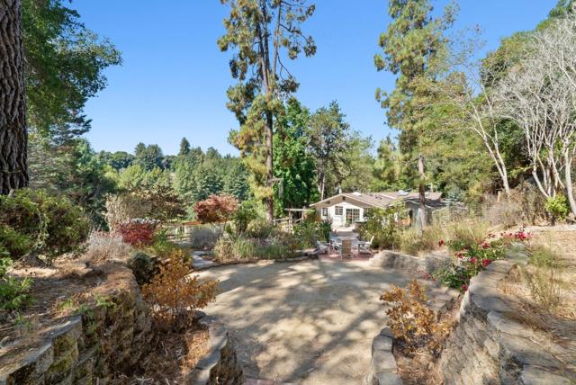 530 Flume Road, Aptos CA: https://media.crmls.org/mediaz/2a5b7b68-b372-48e3-a30a-d90ded592ebc.jpg