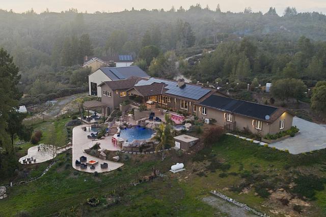 1061 Summit Road, Watsonville CA: https://media.crmls.org/mediaz/2a5c07bb-0ef0-44dc-9059-affda2c0a498.jpg