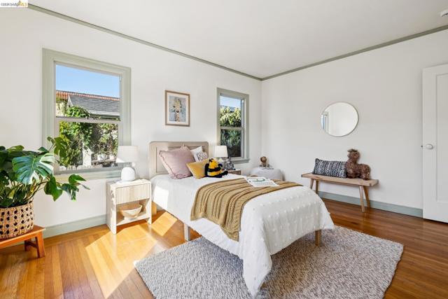 1136 Marin Ave, Albany CA: https://media.crmls.org/mediaz/2a5ccdc0-0d2f-4be2-8f8c-4de2d711b2f9.jpg