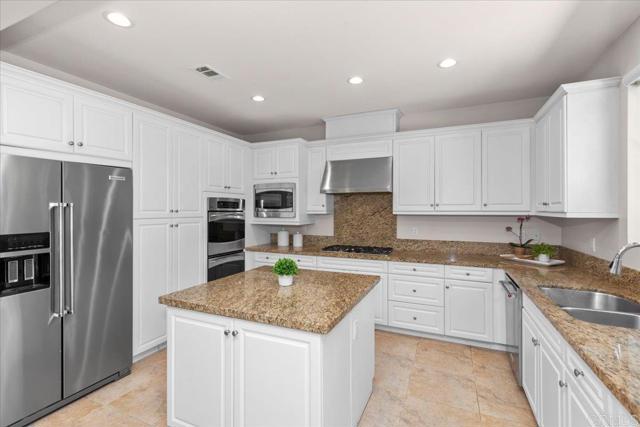 1110 Festival Road, San Marcos CA: https://media.crmls.org/mediaz/2a5d7e58-9ab7-40c2-932c-4e8983671fef.jpg