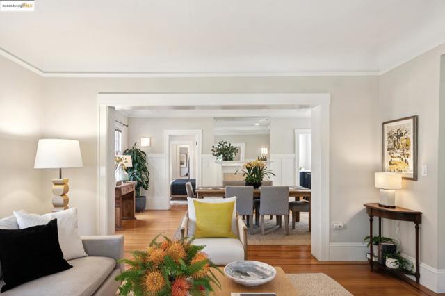 485 Hardy St, Oakland CA: https://media.crmls.org/mediaz/2a5e0de3-31fc-4db9-9f48-afa7868ee78c.jpg