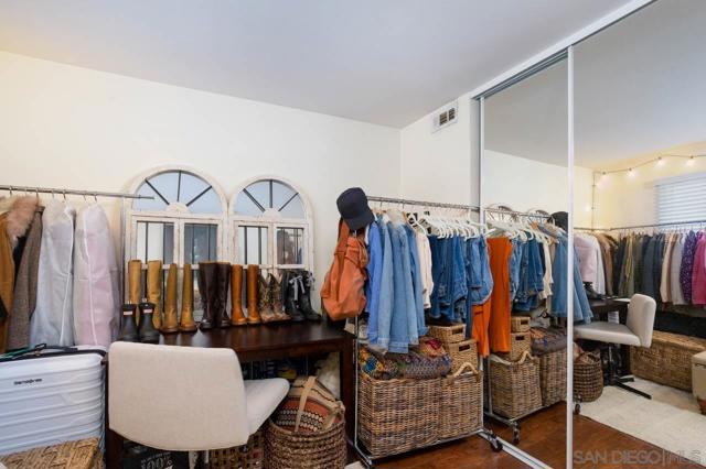 180 Chambers St, El Cajon CA: https://media.crmls.org/mediaz/2a5e41dc-9d7b-441d-8b8a-f79b813732a6.jpg