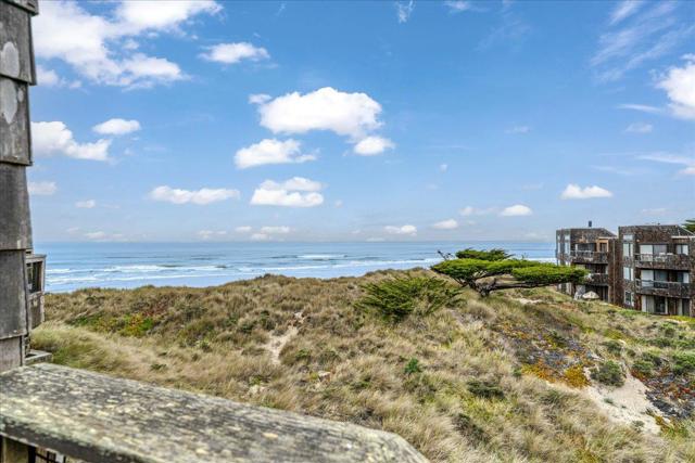 101 Shell Drive, Watsonville CA: https://media.crmls.org/mediaz/2a5fd6bc-bdf3-43b6-8b9e-accc66dfc985.jpg