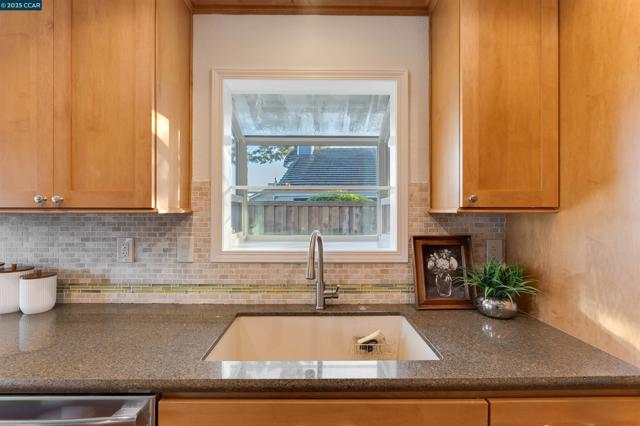 1438 Landahl Ct, Benicia CA: https://media.crmls.org/mediaz/2a5fe853-6c61-46e2-9e7d-c2baf7ac51e4.jpg