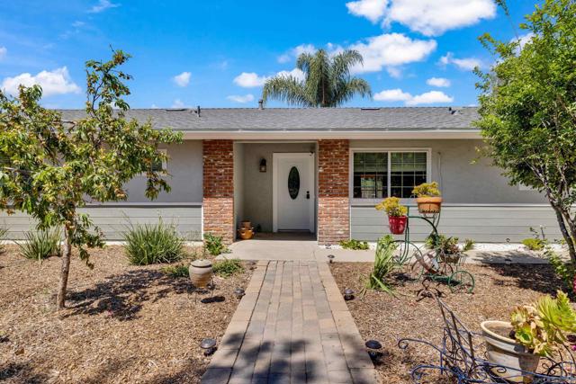 13918 Putney Rd, Poway CA: https://media.crmls.org/mediaz/2a6061bf-91f6-47dc-a8a8-51b7c8cdd7bb.jpg