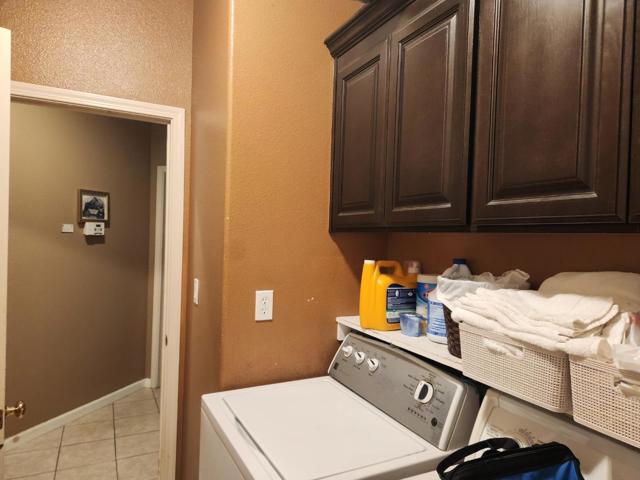 1875 Lancashire Drive, Salinas CA: https://media.crmls.org/mediaz/2a60ddee-75a8-4463-b79c-6ccbee4400be.jpg
