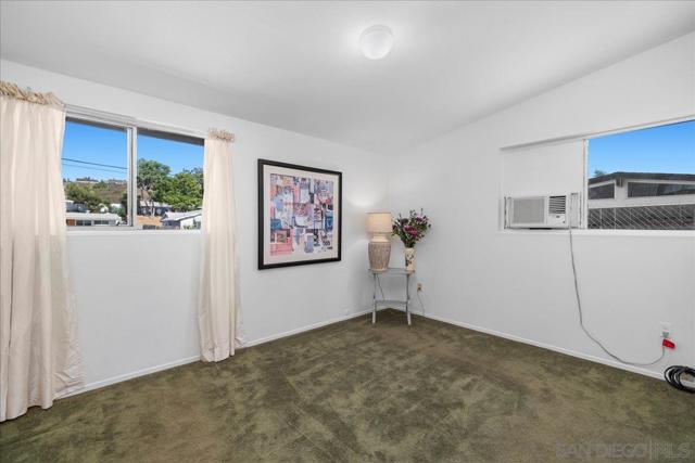 13752 Frame Rd, Poway CA: https://media.crmls.org/mediaz/2a60f18b-2f07-4a27-bbb4-596029474b06.jpg
