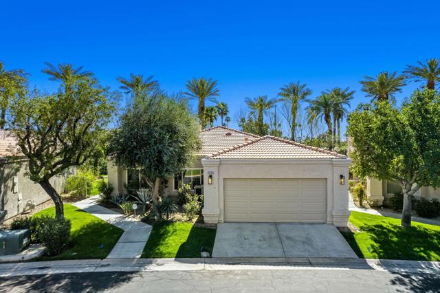 48205 Vista De Nopal, La Quinta CA: https://media.crmls.org/mediaz/2a61a447-ce28-4add-b7fa-4fa00ec757c0.jpg