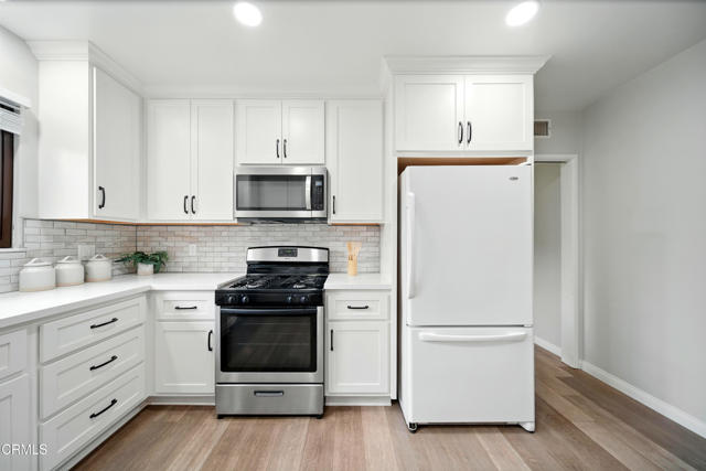 Detail Gallery Image 11 of 40 For 5123 Caroli Ln, La Canada Flintridge,  CA 91011 - 3 Beds | 2/1 Baths