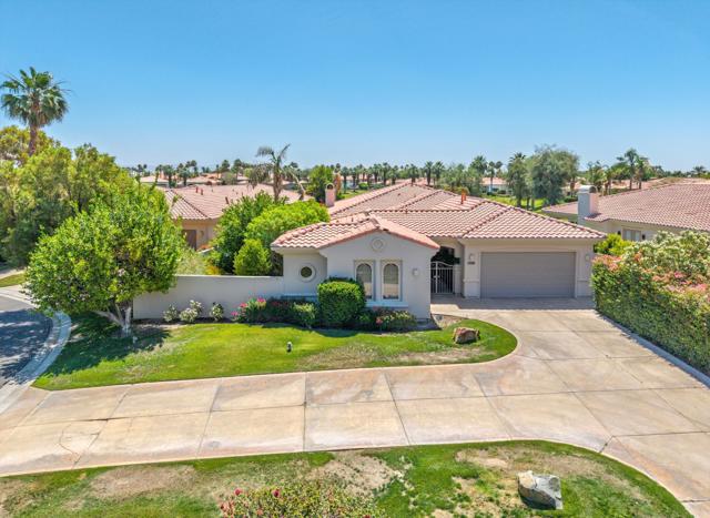 55340 Southern, La Quinta CA: https://media.crmls.org/mediaz/2a62342c-1ee6-4e97-ac2f-f5dad2d5b9a7.jpg