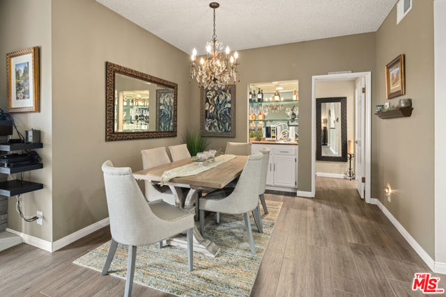8180 Manitoba Street, Playa del Rey CA: https://media.crmls.org/mediaz/2a62c476-5a5b-4883-af6a-279afa894832.jpg