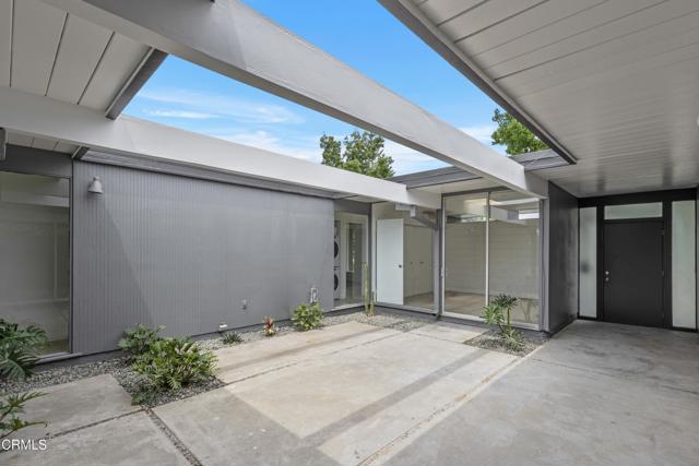 3832 E Casselle Avenue, Orange CA: https://media.crmls.org/mediaz/2a643612-f1b4-405a-b890-c86c29849b86.jpg