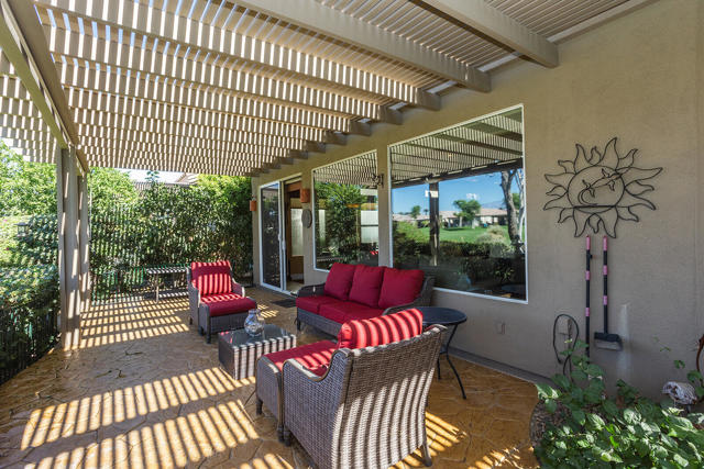 43363 N Heritage Palms Drive, Indio CA: https://media.crmls.org/mediaz/2a65111a-866c-4888-bb3b-b622e84e37e6.jpg