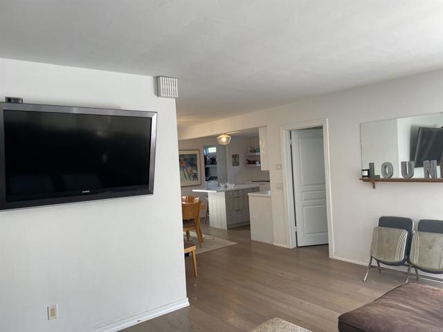 Detail Gallery Image 7 of 13 For 637 N Rios, Solana Beach,  CA 92075 - 4 Beds | 1/1 Baths