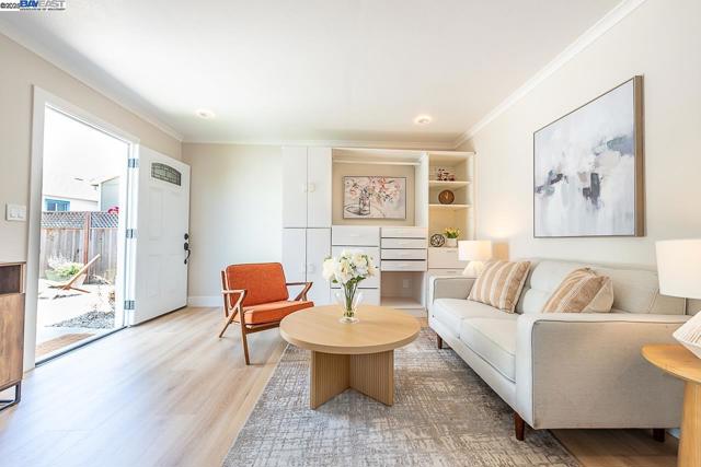 963 Douglas Dr, San Leandro CA: https://media.crmls.org/mediaz/2a65583d-35b1-4d62-a939-088d6fd919bd.jpg