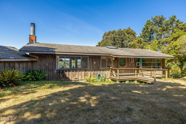 16920 Ocean Drive, Fort Bragg CA: https://media.crmls.org/mediaz/2a658669-2e1f-4c7c-8657-7c26f5311157.jpg