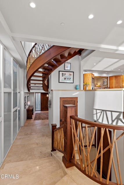 2956 Solimar Beach Drive Drive, Ventura CA: https://media.crmls.org/mediaz/2a65d44d-d245-4aef-86d6-103062aeeccc.jpg