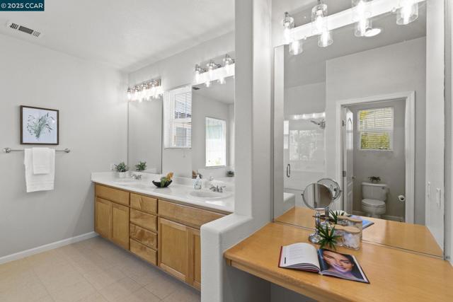 1560 Craiglee Way, San Ramon CA: https://media.crmls.org/mediaz/2a661d1d-1501-4d18-be99-5259e1613d9d.jpg