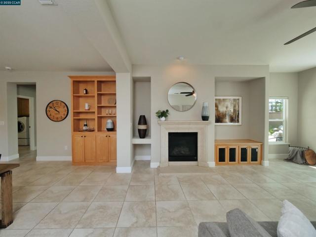 335 Suez Canal Lane, Sacramento CA: https://media.crmls.org/mediaz/2a662f6d-5bb7-4518-ab4c-823074b8e259.jpg