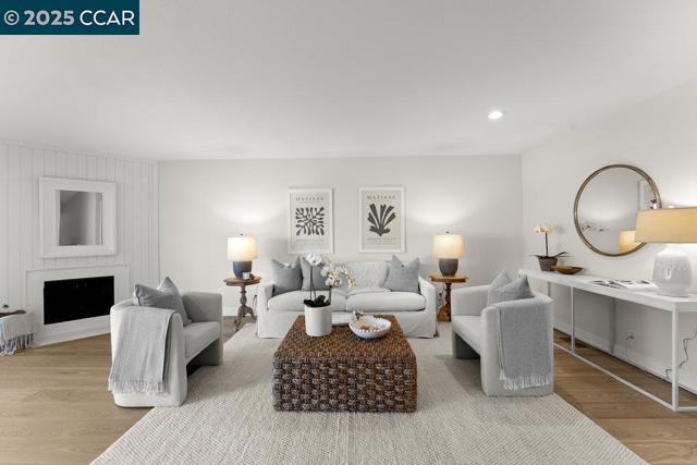 412 Woodminster, Moraga CA: https://media.crmls.org/mediaz/2a66d59d-3c8b-420a-83ec-4086d1a00543.jpg