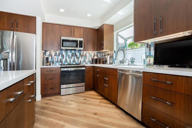 Detail Gallery Image 14 of 44 For 1554 via Brisa Del Lago, San Marcos,  CA 92078 - 3 Beds | 2 Baths