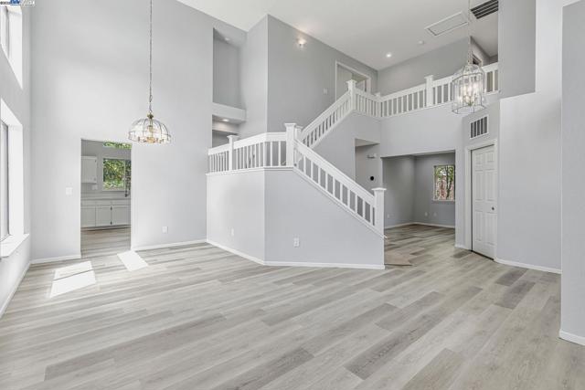 5132 Pioneer Way, Antioch CA: https://media.crmls.org/mediaz/2a6986cb-3e29-49d4-aada-b1b8f33e310c.jpg