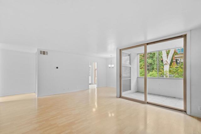 Detail Gallery Image 8 of 32 For 4891 Collwood Blvd #B,  San Diego,  CA 92115 - 2 Beds | 2 Baths