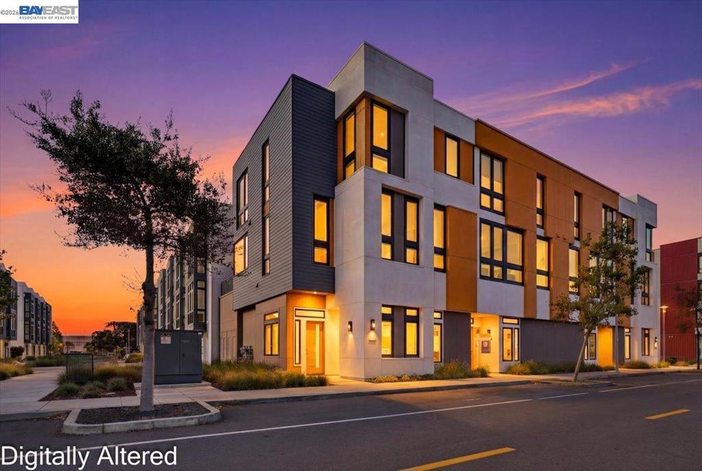 140 Coronado Ave