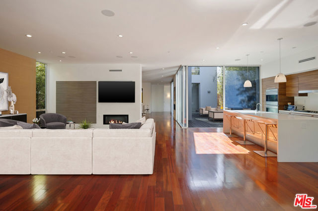521 Marine Street photo 6