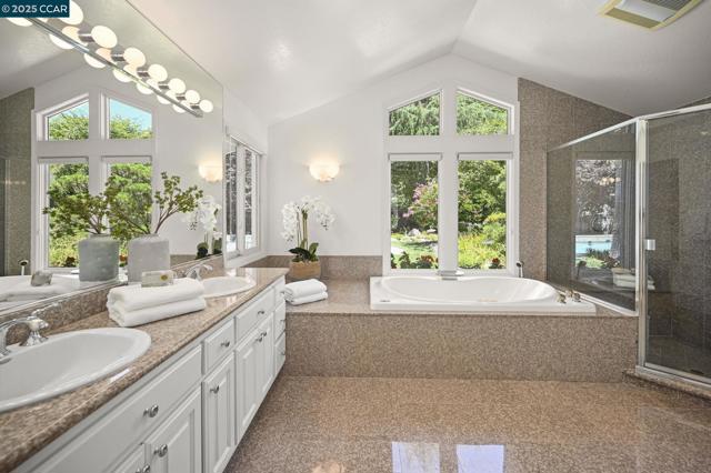 1023 White Gate Rd, Alamo CA: https://media.crmls.org/mediaz/2a6a3983-d372-4a0d-b72b-949e0da9d581.jpg