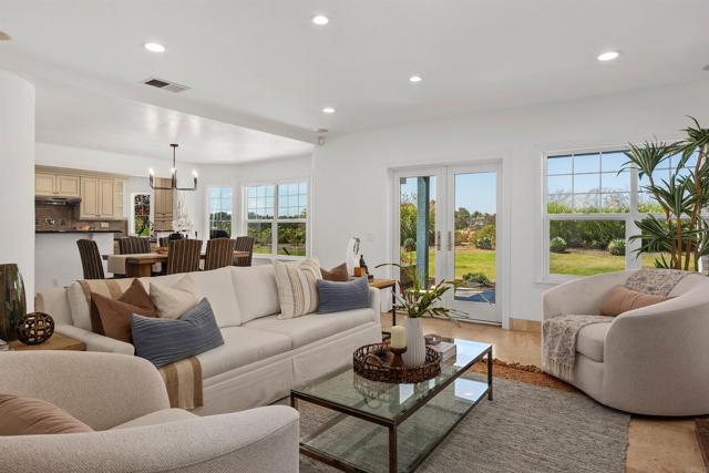Detail Gallery Image 4 of 30 For 3664 Lorimer Ln, Encinitas,  CA 92024 - 5 Beds | 4 Baths