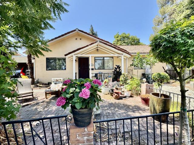 1913 W Middlefield Road, Mountain View CA: https://media.crmls.org/mediaz/2a6a5049-9b36-4d33-a1ad-621c34c9164f.jpg