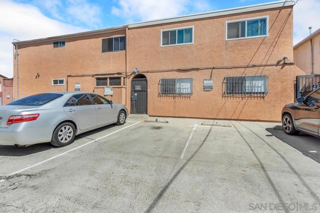 4252 35th St, San Diego CA: https://media.crmls.org/mediaz/2a6a5104-41d0-45cd-ad38-38eb66de3222.jpg