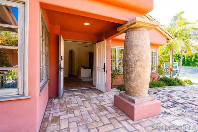 17116 Paseo Hermosa, Rancho Santa Fe CA: https://media.crmls.org/mediaz/2a6a72a4-a8f2-4c7d-b0c9-7c86d110a0ef.jpg