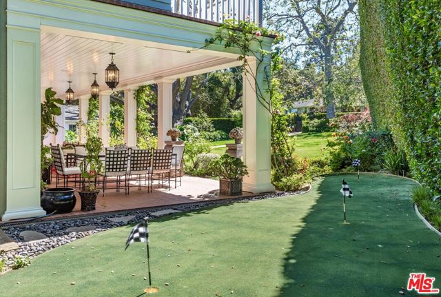 685 Elkins Road, Los Angeles CA: https://media.crmls.org/mediaz/2a6abe36-9140-4a94-b57a-3e7dc7ad7f11.jpg