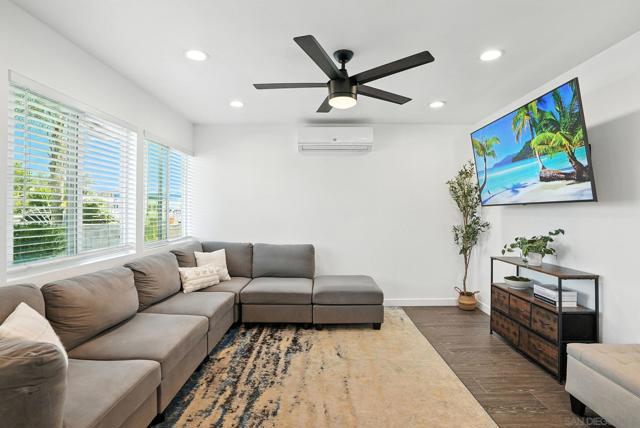 1622 Cherry Place, Escondido CA: https://media.crmls.org/mediaz/2a6acd15-fc18-40b4-ac9b-c408c4bde8dc.jpg