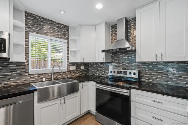 2167 Sunset Drive, Escondido CA: https://media.crmls.org/mediaz/2a6b7af9-56f5-4545-9a02-97d6adbe69fe.jpg