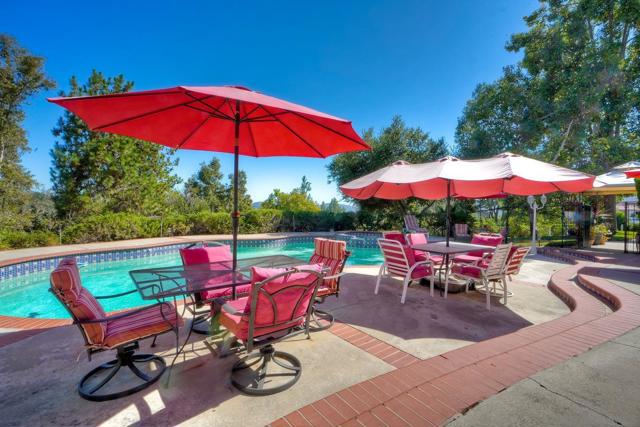 2183 Lundy Lake Dr, Escondido CA: https://media.crmls.org/mediaz/2a6bc964-fcba-408e-bdc3-348f3d888bc1.jpg