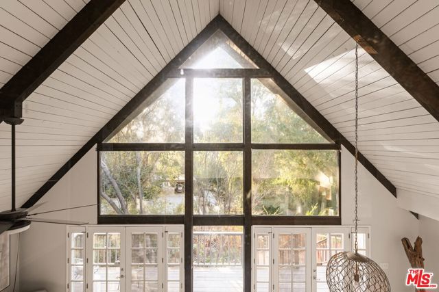 20500 Paradise Lane, Topanga CA: https://media.crmls.org/mediaz/2a6c2976-f96b-4010-bf8b-1614f82b2f46.jpg