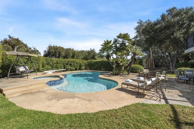 12916 Polvera Ave, San Diego CA: https://media.crmls.org/mediaz/2a6c3e7d-1a04-42e9-8129-83b76e66e964.jpg