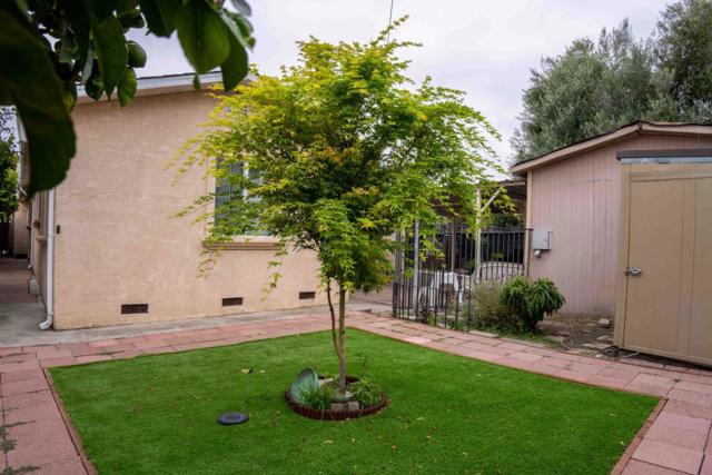 2232 Euclid Avenue, East Palo Alto CA: https://media.crmls.org/mediaz/2a6c4cab-6df4-464f-97be-6da3a0ed8e40.jpg