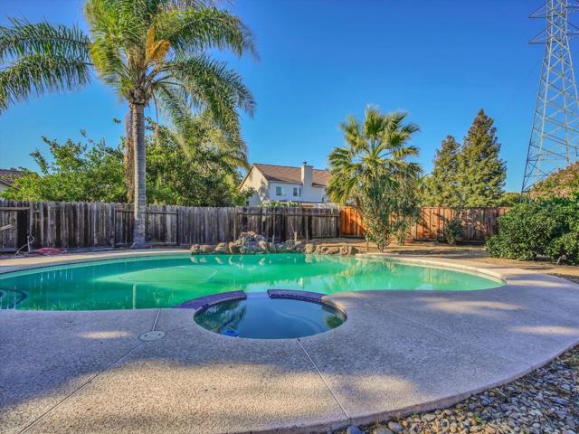 3706 Leilani Lane, Stockton CA: https://media.crmls.org/mediaz/2a6c6ea2-9d08-4e3a-9ae0-e62406de8608.jpg