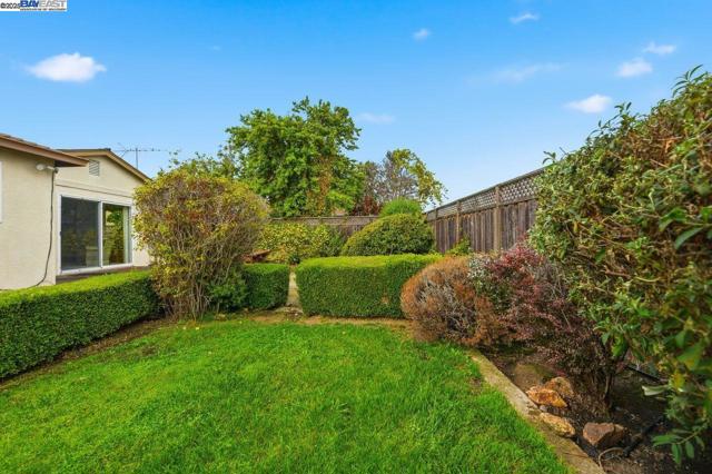 Image 25 of 30 For 15596 Tilden St