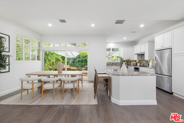 10523 Selkirk Lane, Los Angeles CA: https://media.crmls.org/mediaz/2a6d7fdd-dcbf-4643-b42d-30e46360d93b.jpg