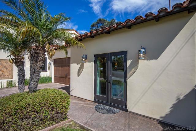 650 Glorietta Blvd, Coronado CA: https://media.crmls.org/mediaz/2a6df0d4-21d2-44f7-91a8-9439d91b6d09.jpg