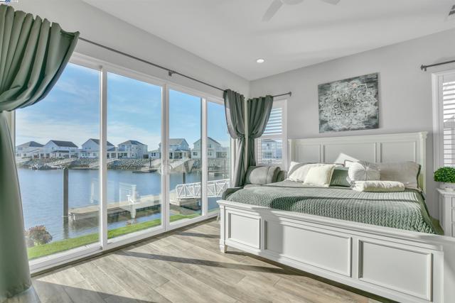 30 Grey Whale Pl, Bethel Island CA: https://media.crmls.org/mediaz/2a6df0d9-f065-4720-ba8c-9423f4b60377.jpg