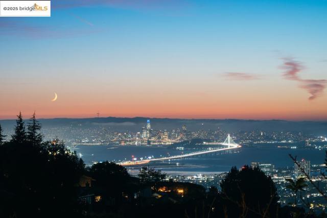 25 Dartmouth Dr, Berkeley CA: https://media.crmls.org/mediaz/2a6e2d69-7cce-4aaf-a7e3-a3f8dfcf37c4.jpg